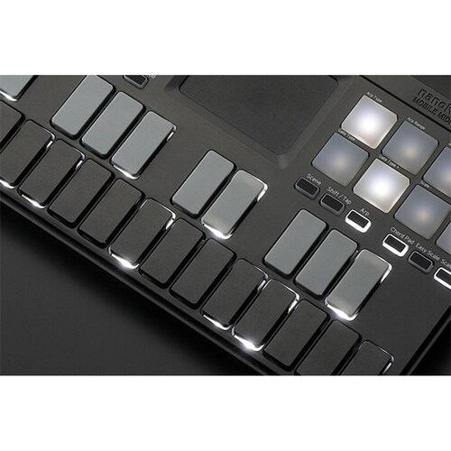 Korg Nanokey St Controlador Midi Portatil Studio 