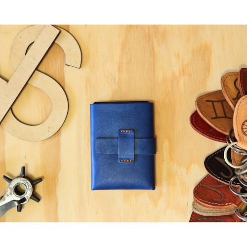 Cartera minimalista color azul