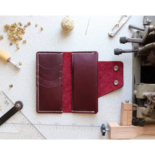 Cartera Larga con 2 botones Vino