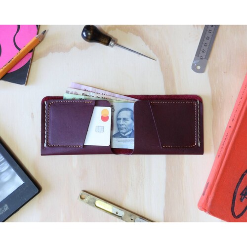 Cartera diagonal  color vino