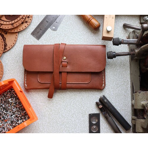 Cartera con tira larga Café