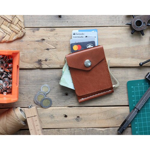 Cartera con clip Café