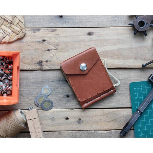 Cartera con clip Café