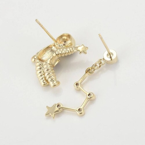 CRISTAL AMOR - Aretes Astronauta Estrellas Cristal Oro 14k Laminado 