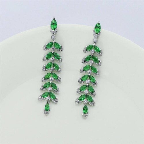 CRISTAL AMOR - Aretes Largos Esmeraldas Y Cristal Oro 14k Laminado 