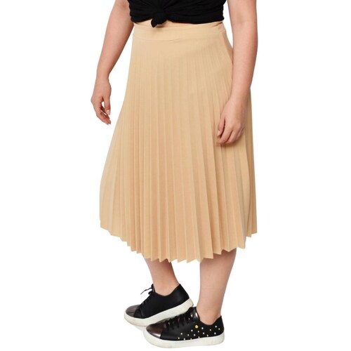 Falda plisada en talla extra, modelo 715 (arena) 