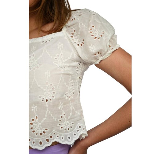 Blusa bordada juvenil, modelo 0365 (Blanco) .