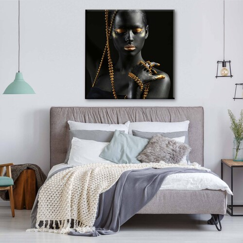 Cuadro Decorativo Canvas Mujer con perlas de oro 70x70