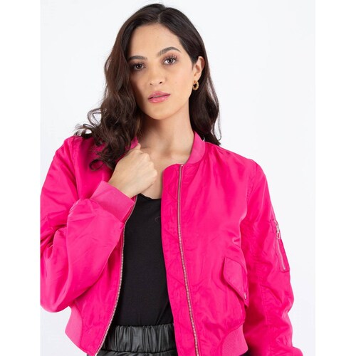 Chamarra tipo bomber jacket con bolsillos 