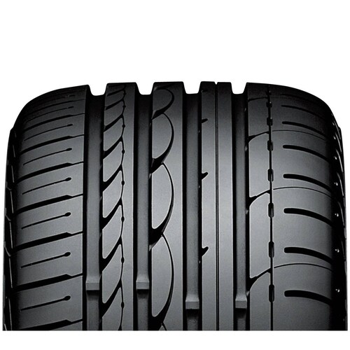 Llanta 245/45R18 96W YOKOHAMA ADVAN SPORT V103F