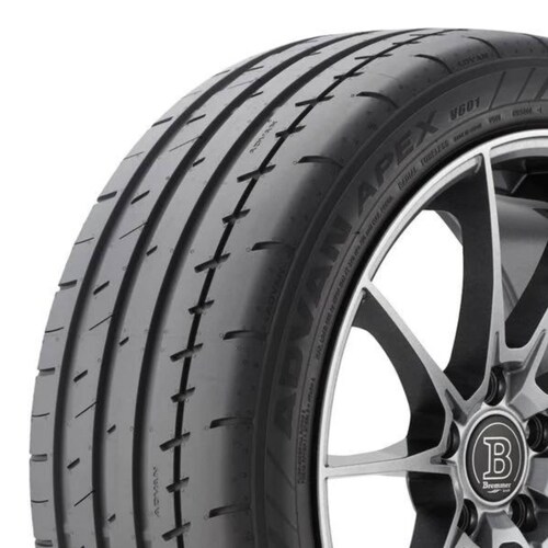 Llanta 235/40 R18 Yokohama Advan Apex V601 95Y