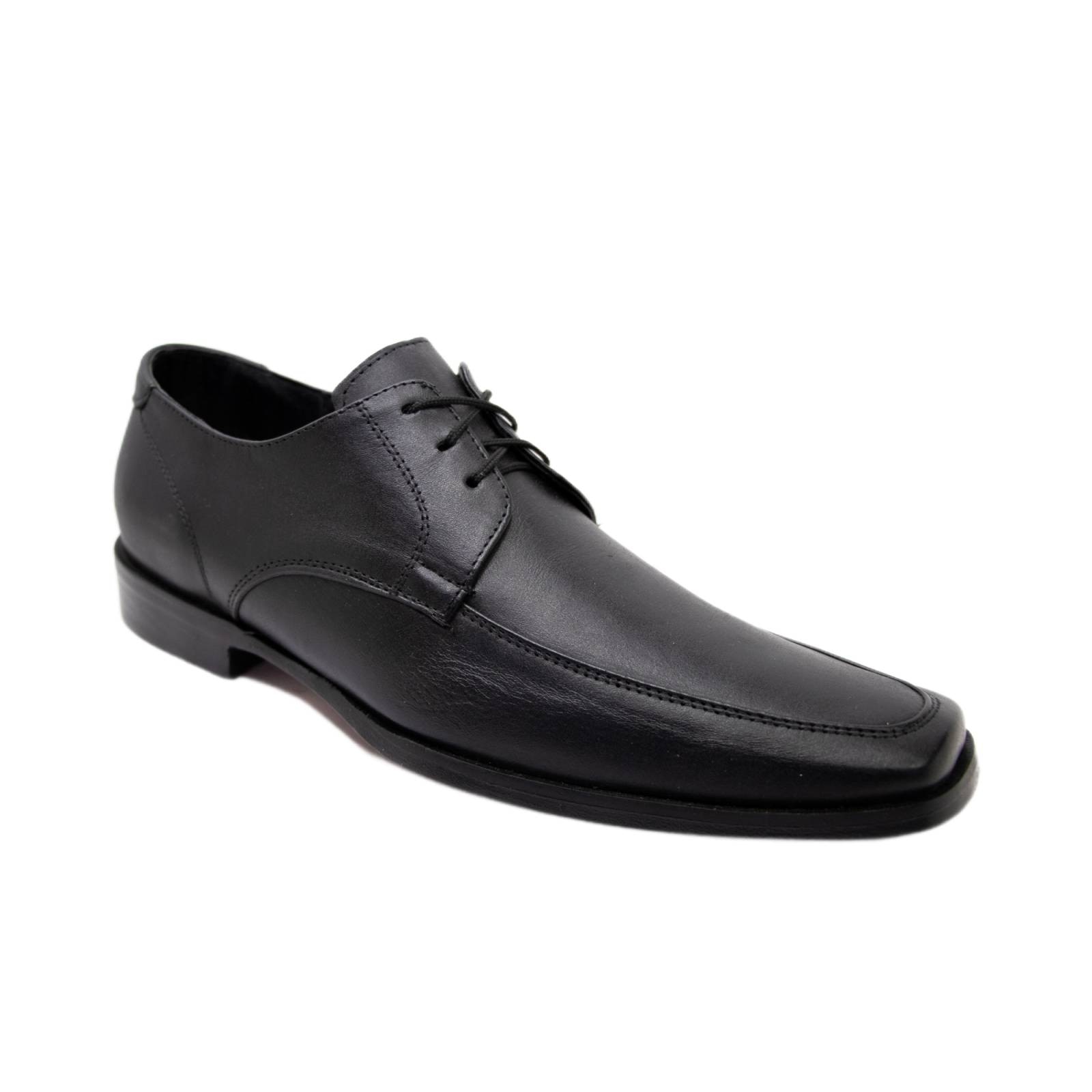 Mis nuevos zapatos 2025 son de cuero negro