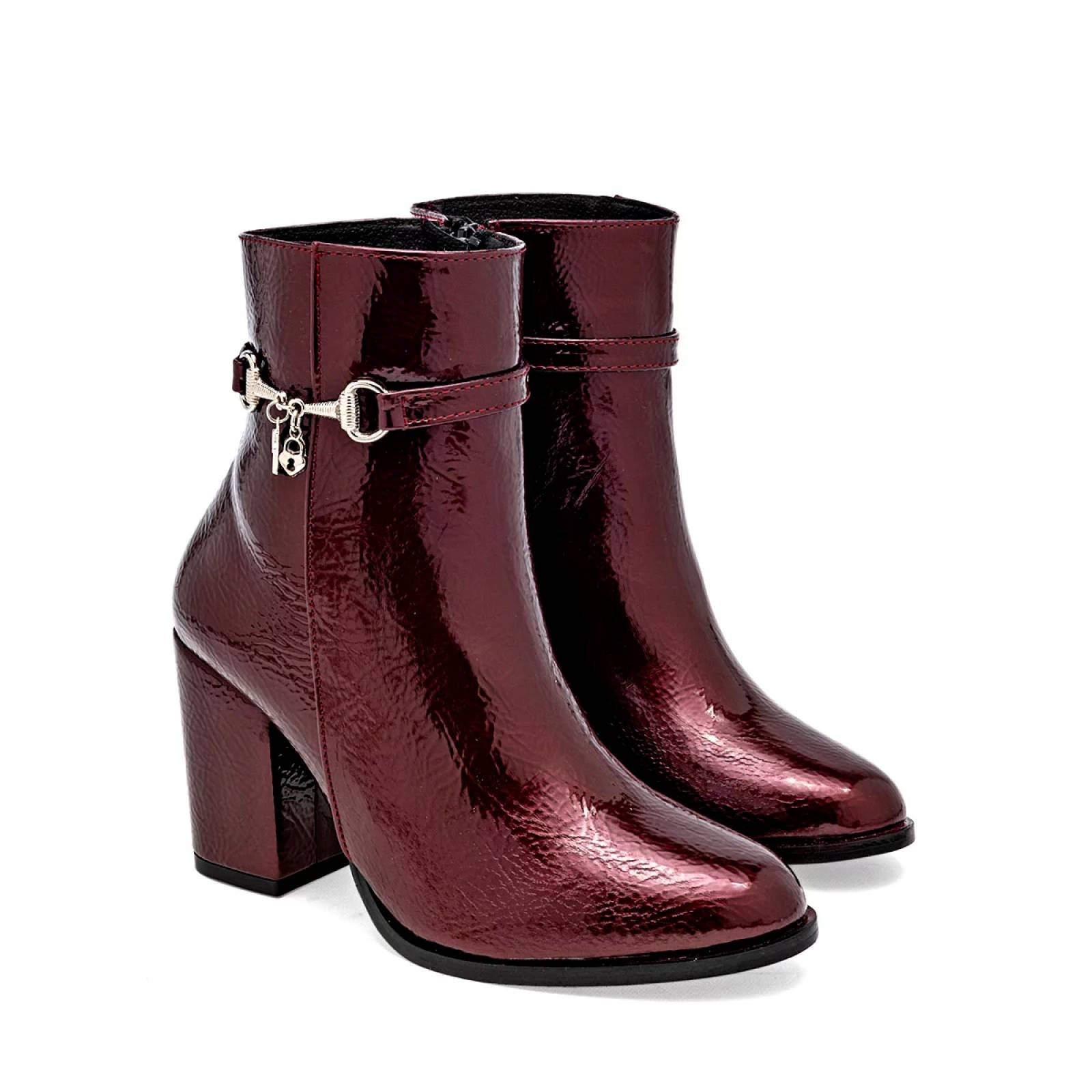 Vestido Color Vino Con Botas Cafes Vestido Rojo Corto Con Botas