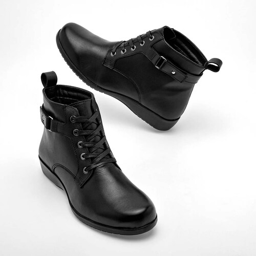 BOTIN CON AGUJETAS Y HEBILLA Para Mujer Green love 93201, Color Negro CE V7