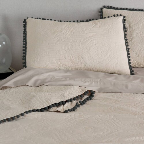 Edredón Ligero con Pompones Matrimonial y Fundas de Almohada Beige Negro REAL TEXTIL.