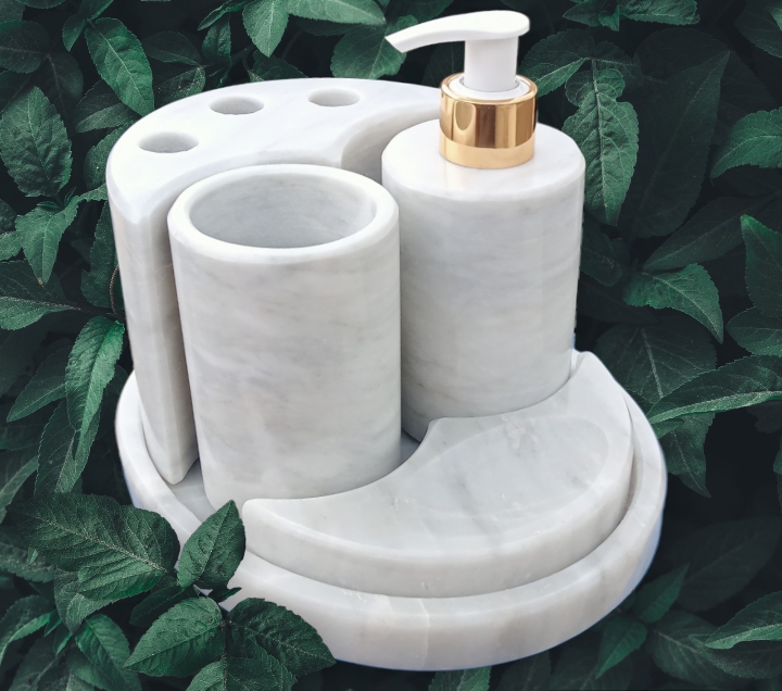 Juego de baño de Marmol Blanco modelo ovalado,.