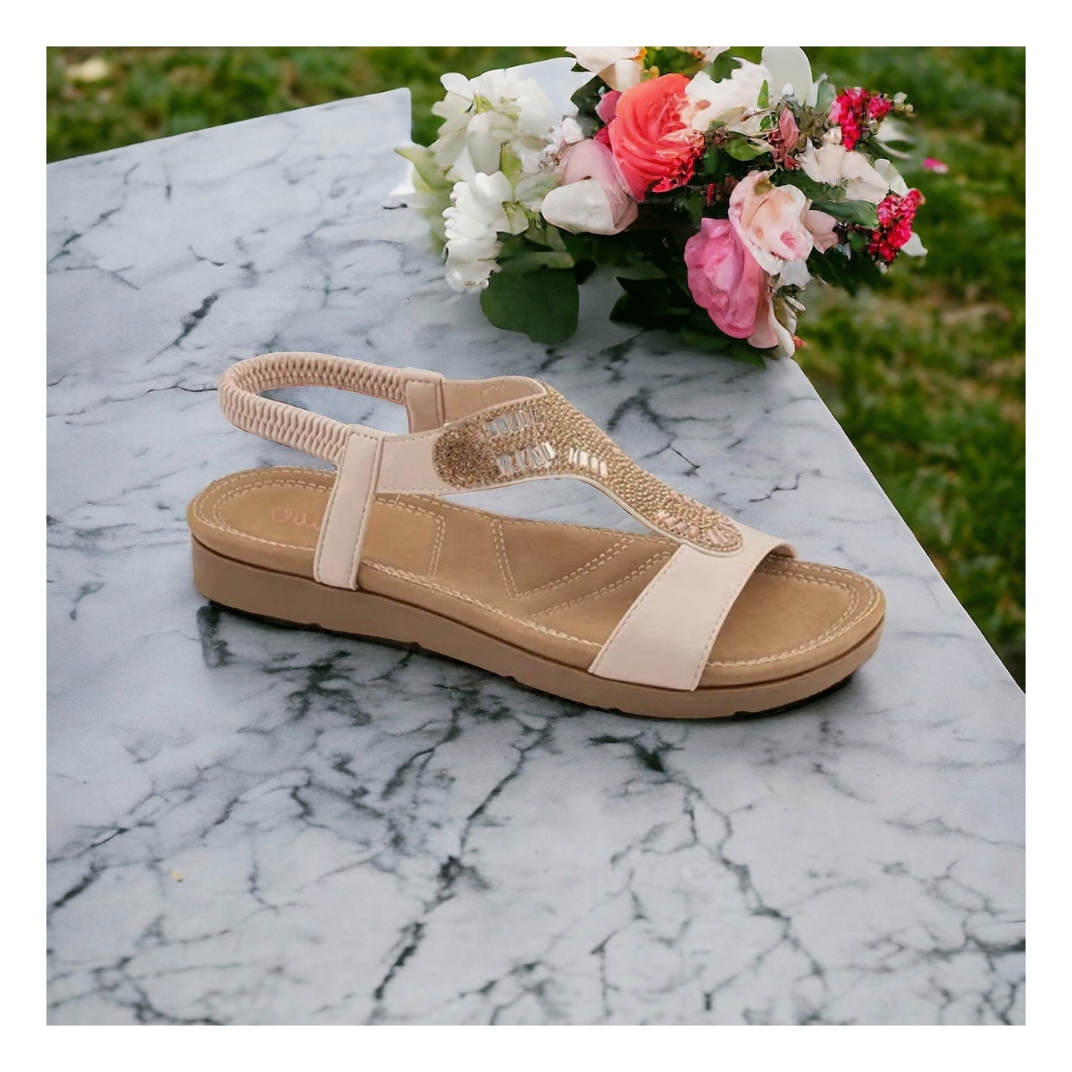 Sandalias casuales de piso con correa de rápido ajuste con diseño de chaquira para mujer