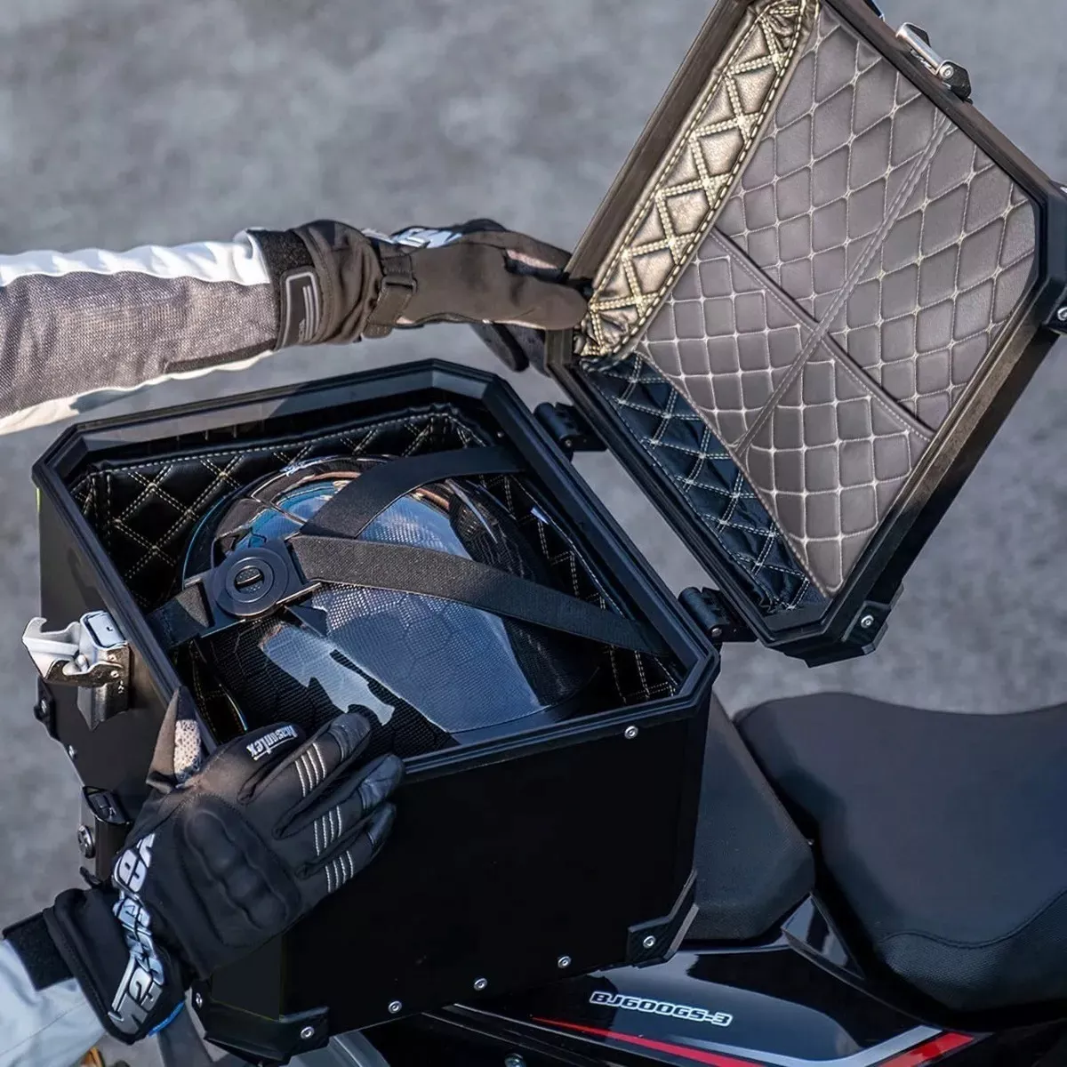 Caja Moto Top Case Aluminio Baul Trasero 45 L Negro.