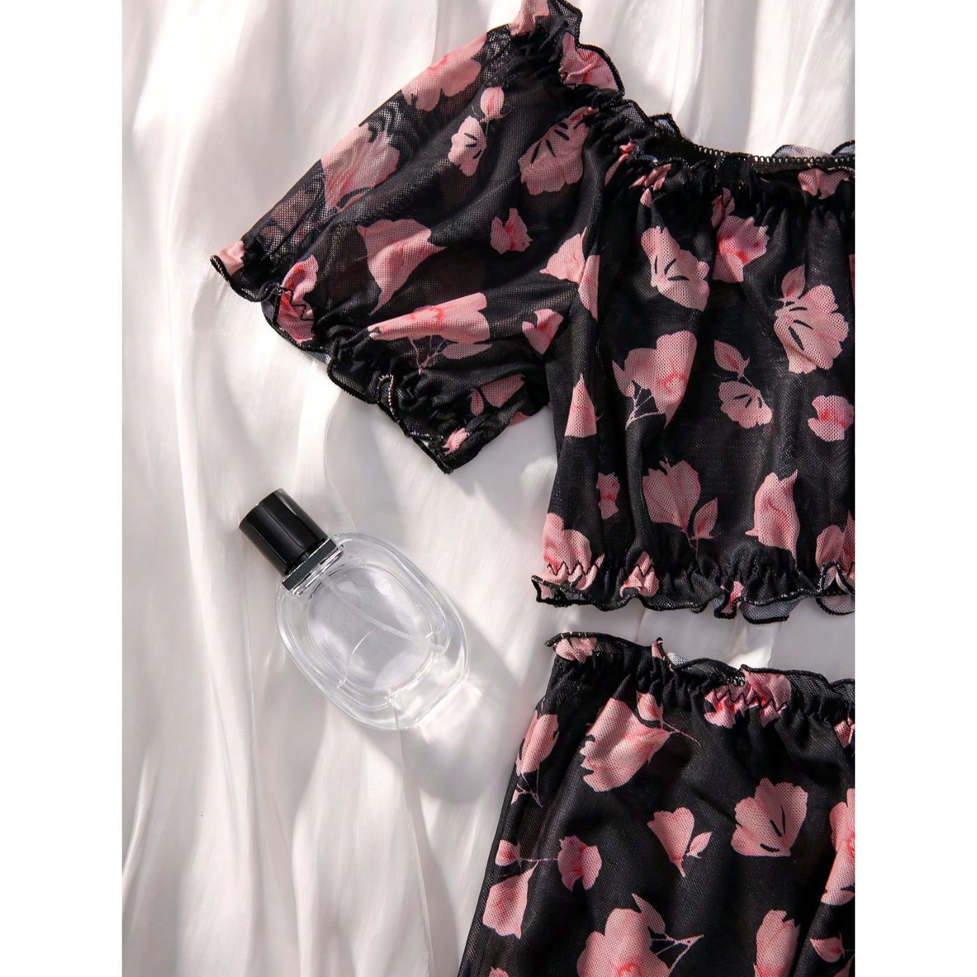 Pijama para dormir con top y short con diseño de flores para mujer