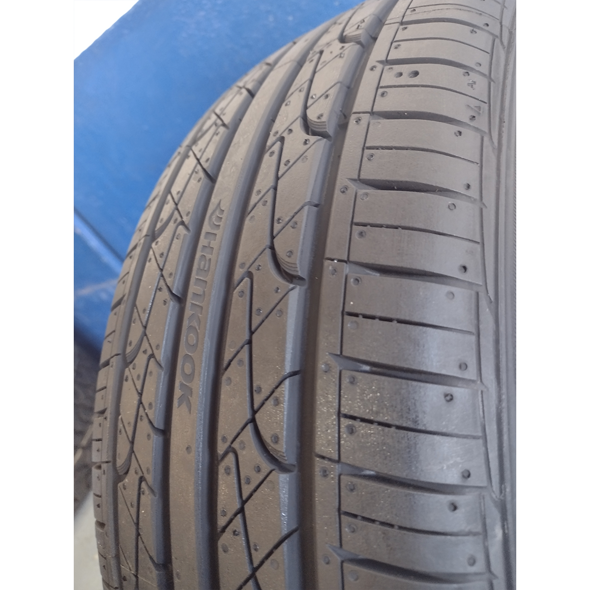 LLANTA 225/45R17 HANKOOK H457.