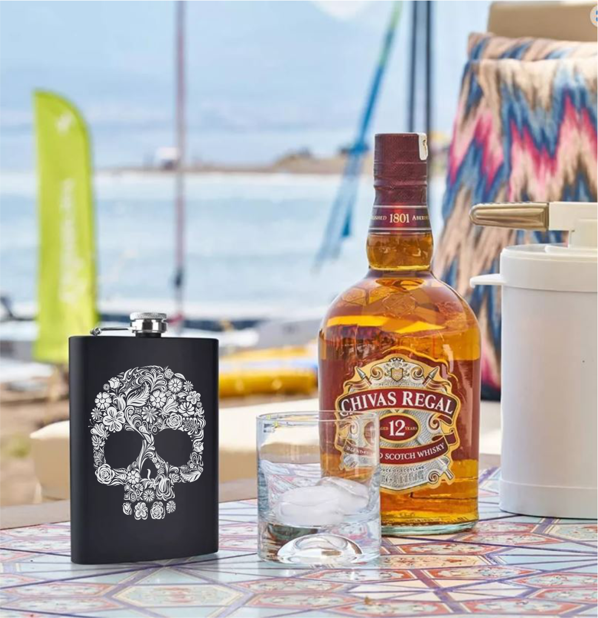 Licorera acero inoxidable capacidad 8oz (230ml) vaso shot y embudo incluido modelo Skull