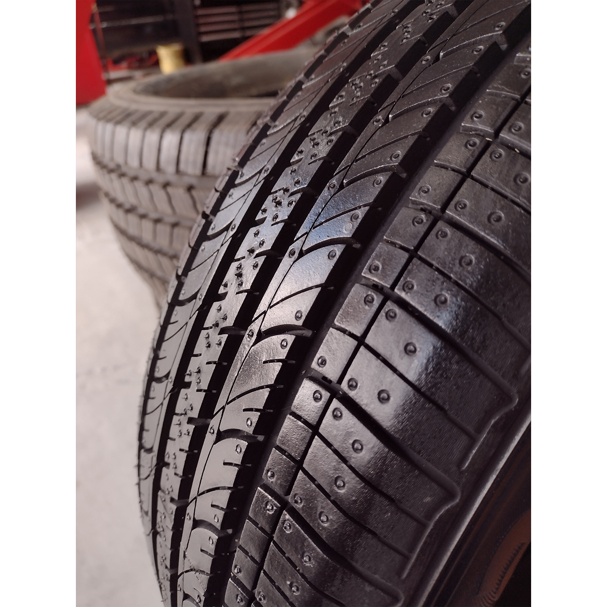 LLANTA 185/60R15 HANKOOK H426 84H