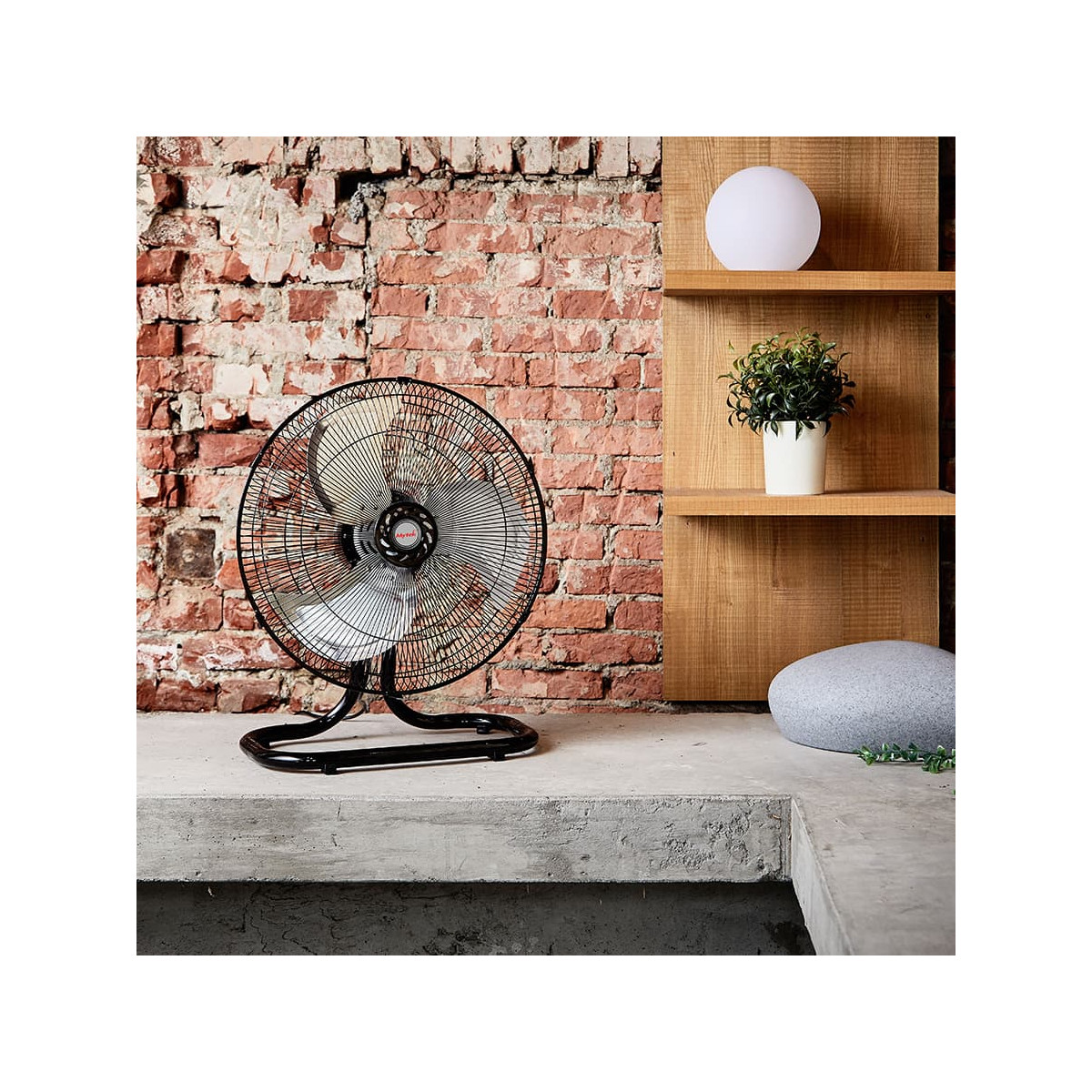 Ventilador Pedestal y Piso 18 pulgadas Mytek 3315 Aspas Metal 3 Velocidades 120W.