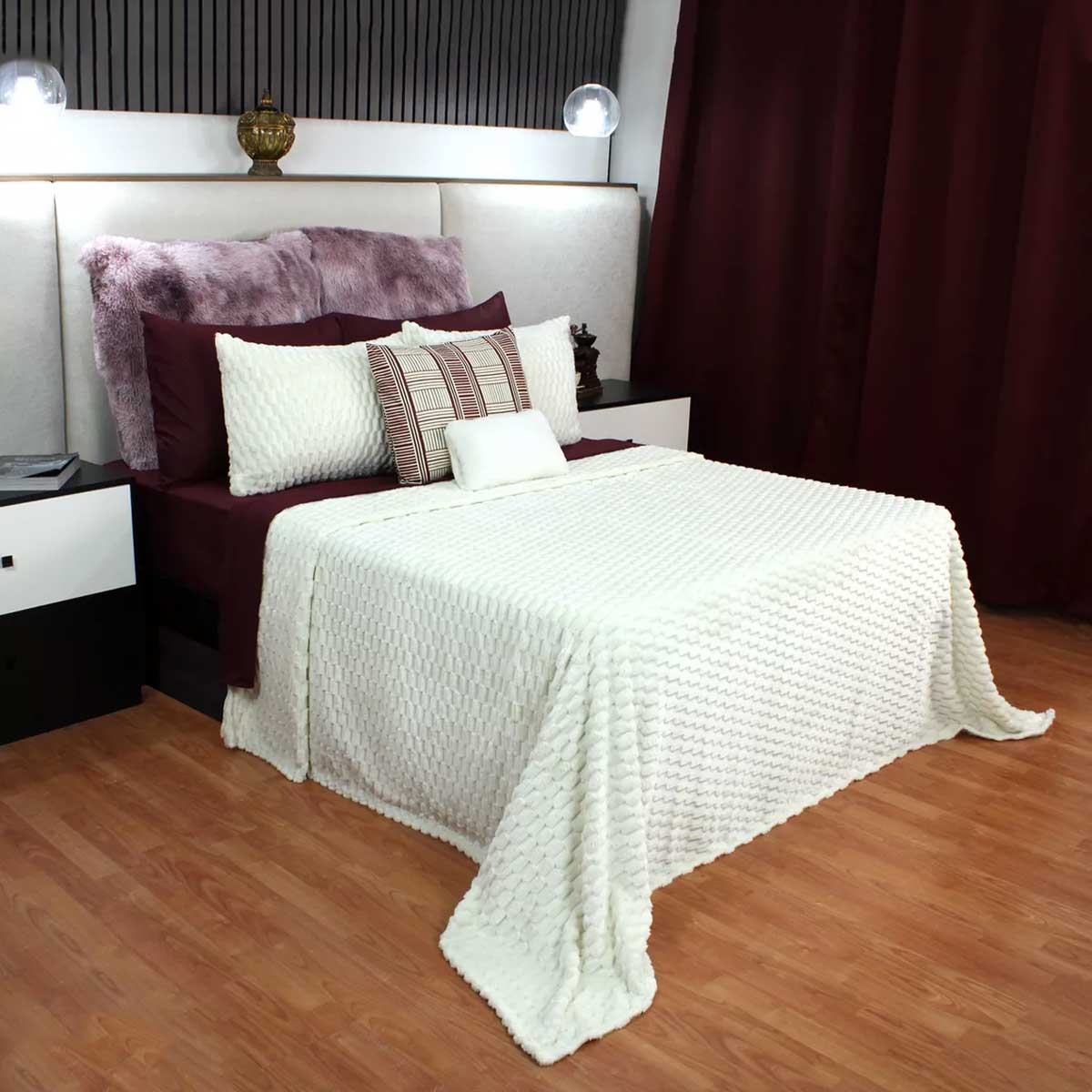 Frazada Embo King Size 250x240 cm Perla, ligera, suave, térmica y lavable