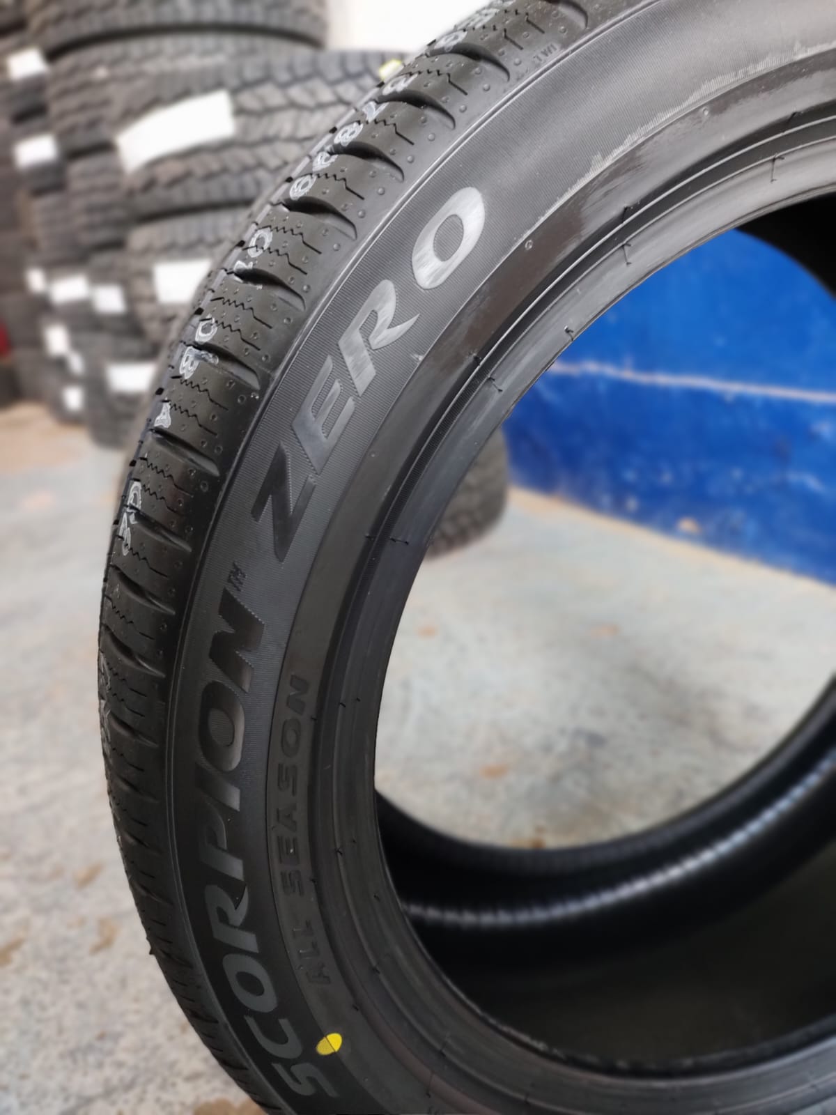 LLANTA 275/45R21 PIRELLI SCORPION ZERO AS XL 110W.