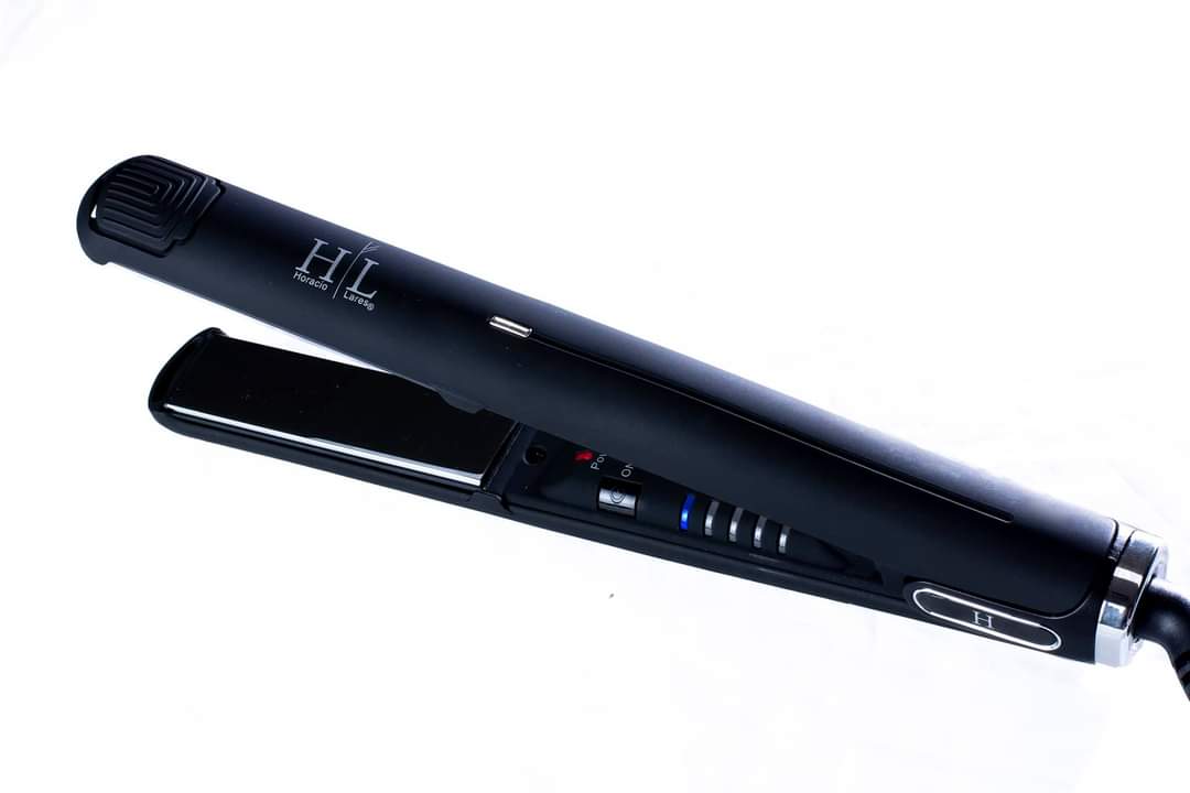 PLANCHA DE CABELLO HORACIO LARES 470F DELGADA.