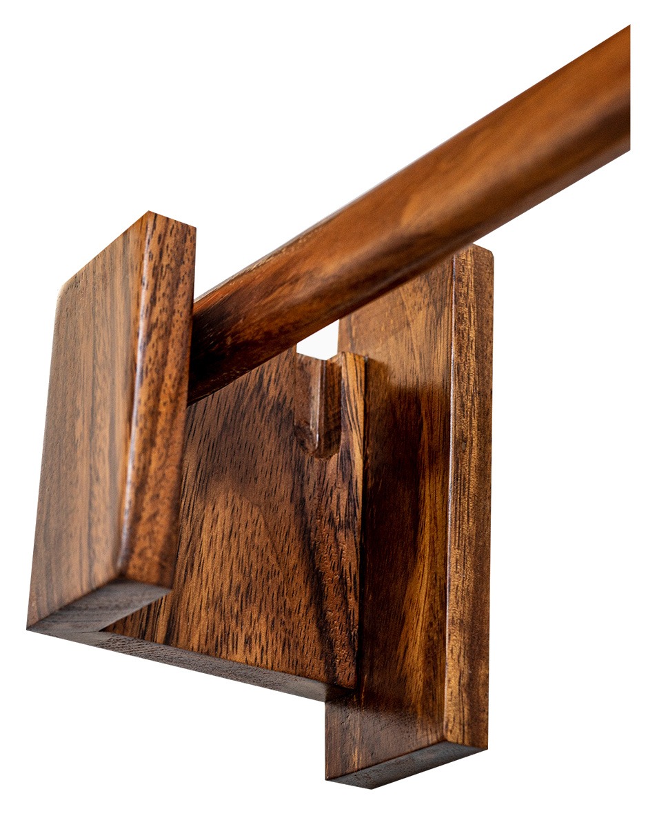 Cortinero Artesanal  de Madera Riviera Parota Sencillo  180 cm .