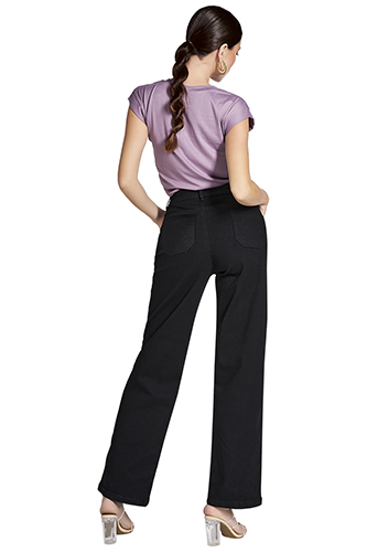 Jeans Tiro Alto Super Stretch: Corte Wide Leg, Color Negro, Mezclilla Premium, 4 Bolsas. Resistente a lavados. Estilo duradero para destacar en tendencia.