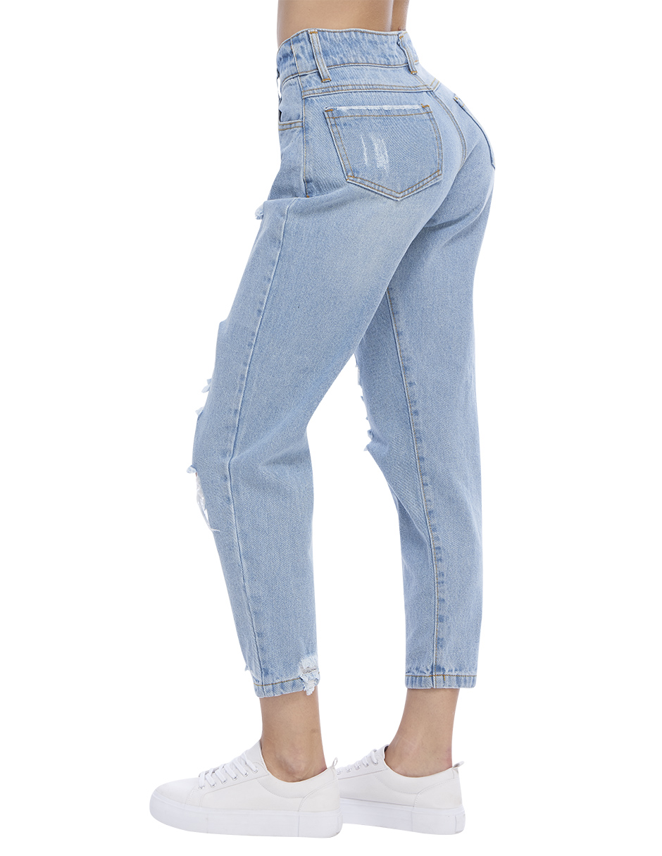 Jeans Tiro Medio, Corte Mom Fit, Rupturas Decorativas, Largo al Tobillo, Bolsas Habilitadas, Mezclilla Rígida, Algodón, Desgaste Decorativo en Bolsas, Botón Dorado, Color Azul Claro 