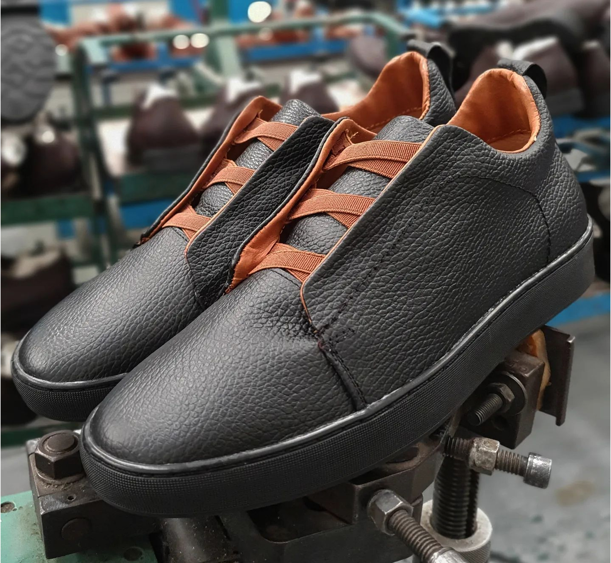 SNEAKERS DE PIEL PARA HOMBRE 100% PIEL  PEPE TAMAYO MOD:1790