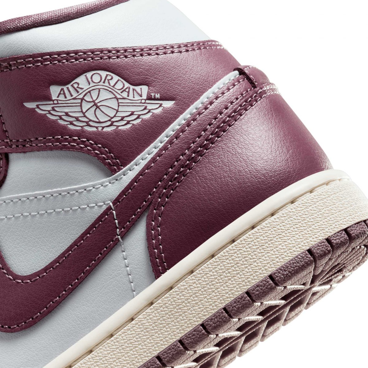Tenis Tenis Air Jordan 1 Mid Mujer Original BQ6472 050.