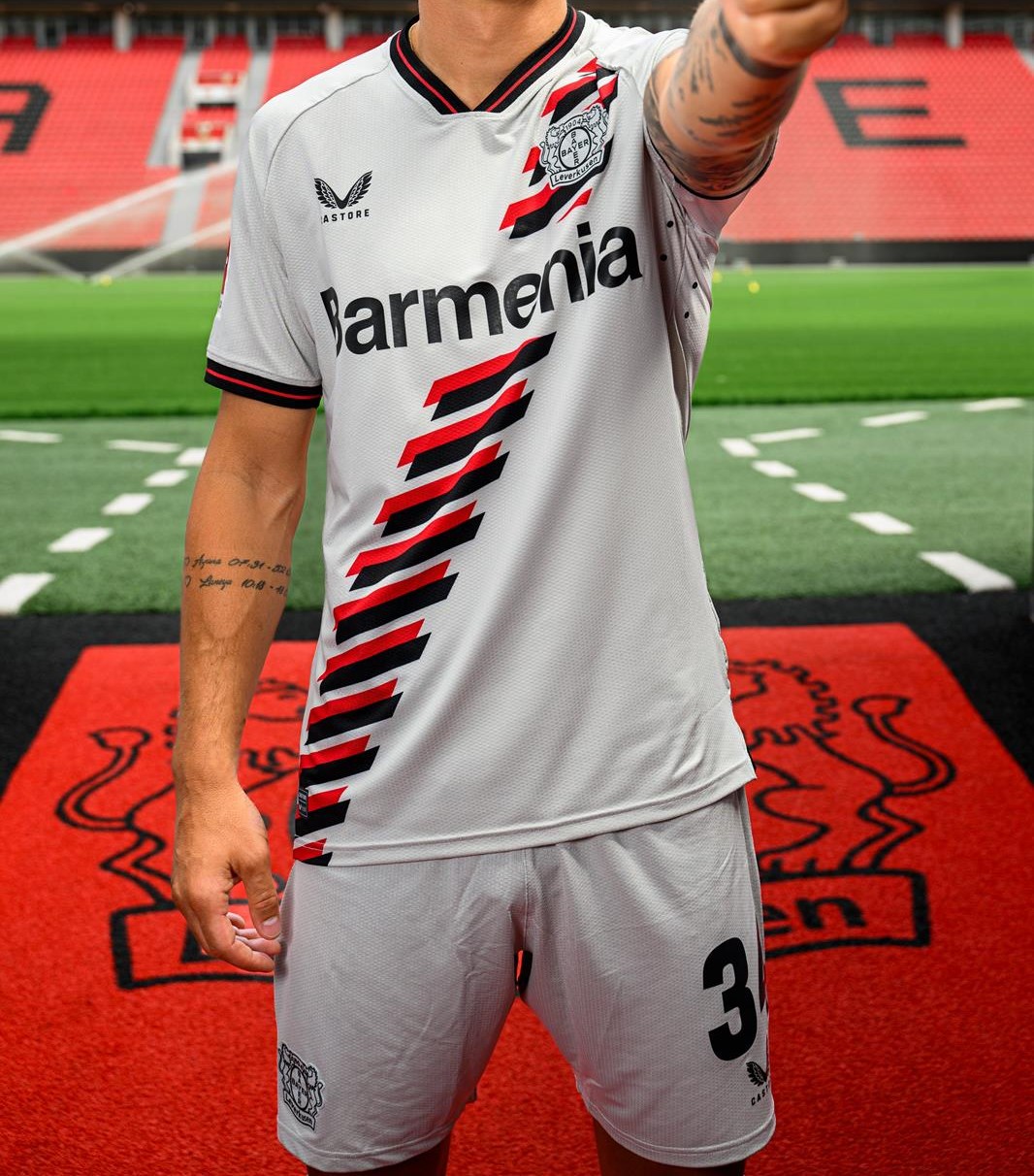 Nuevo! Jersey Bayern Leverkusen 2023/2024 Blanco Visita Talla L.