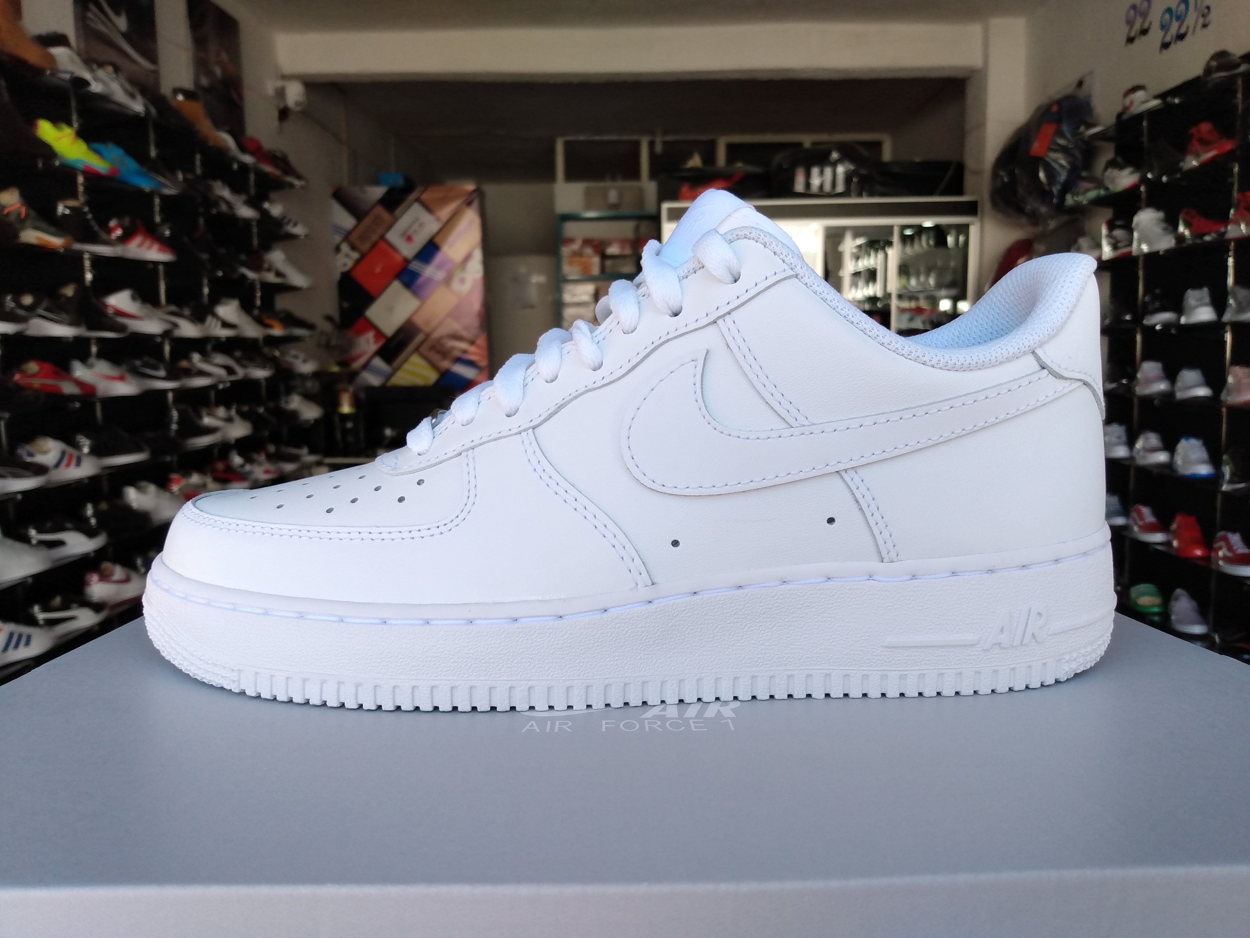 TENIS NIKE AIR FORCE 1 CLASICO PIEL BLANCO HOMBRE