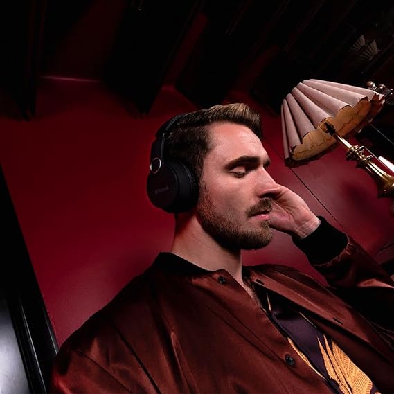 Billboard Audífonos Inalámbricos Soul Track On Ear | Cancelación De Ruido Ambiental | Batería De hasta 5 Horas Duración Función Auxiliar con Cable 3.5. mm | Micrófono para Recibir Llamadas (Negro).