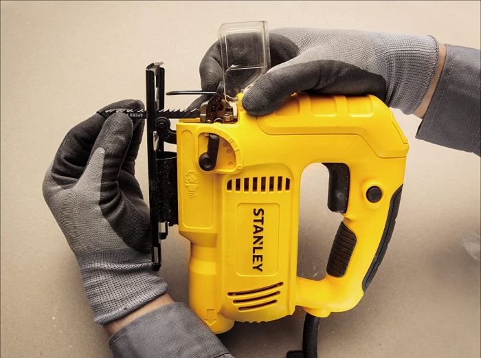 SIERRA CALADORA 600W VV SJ60K STANLEY.