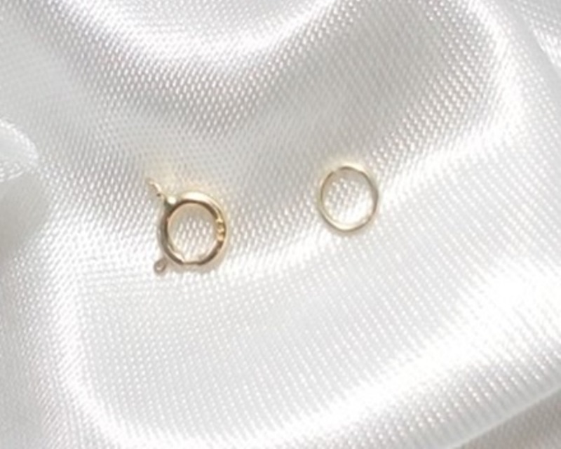 Collar Perlas Cultivadas Naturales Con Broche y Asa De Oro Solido 14K A036.