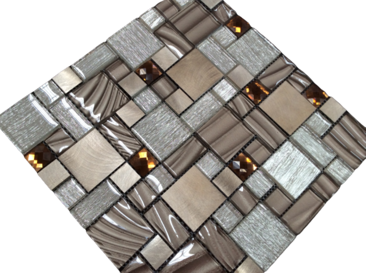Malla o Mosaico Decorativo de vidrio y aluminio SUA, medida 30 x 30 cms. (base por altura). Diseño en tonos café, plata y cobrizo con detalles en relieve. Caja de 5 piezas.