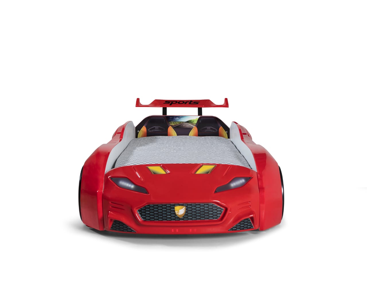 Cama infantil con forma de carro y colchon.