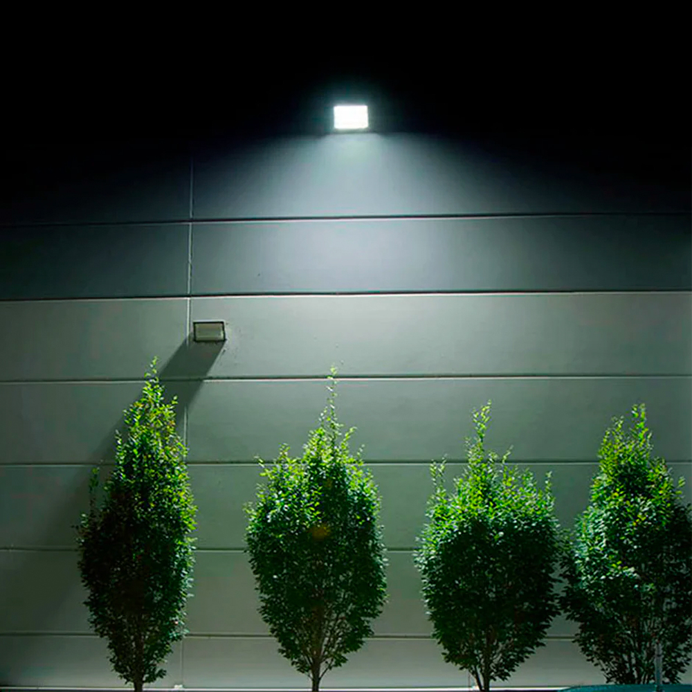 iCON Reflector LED 50W Ilumina 550 lm/w, Luz Neutra, Certificación IP65 para Interiores y Exteriores