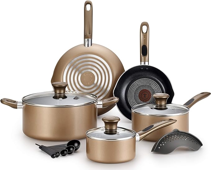 A T-fal Batería de Cocina de 14 piezas Excite con Antiadherente Proglide, tecnología Thermo-Spot y difussion Base, incluye escurridor y juego de 5 cucharas medidoras, B036SE64.