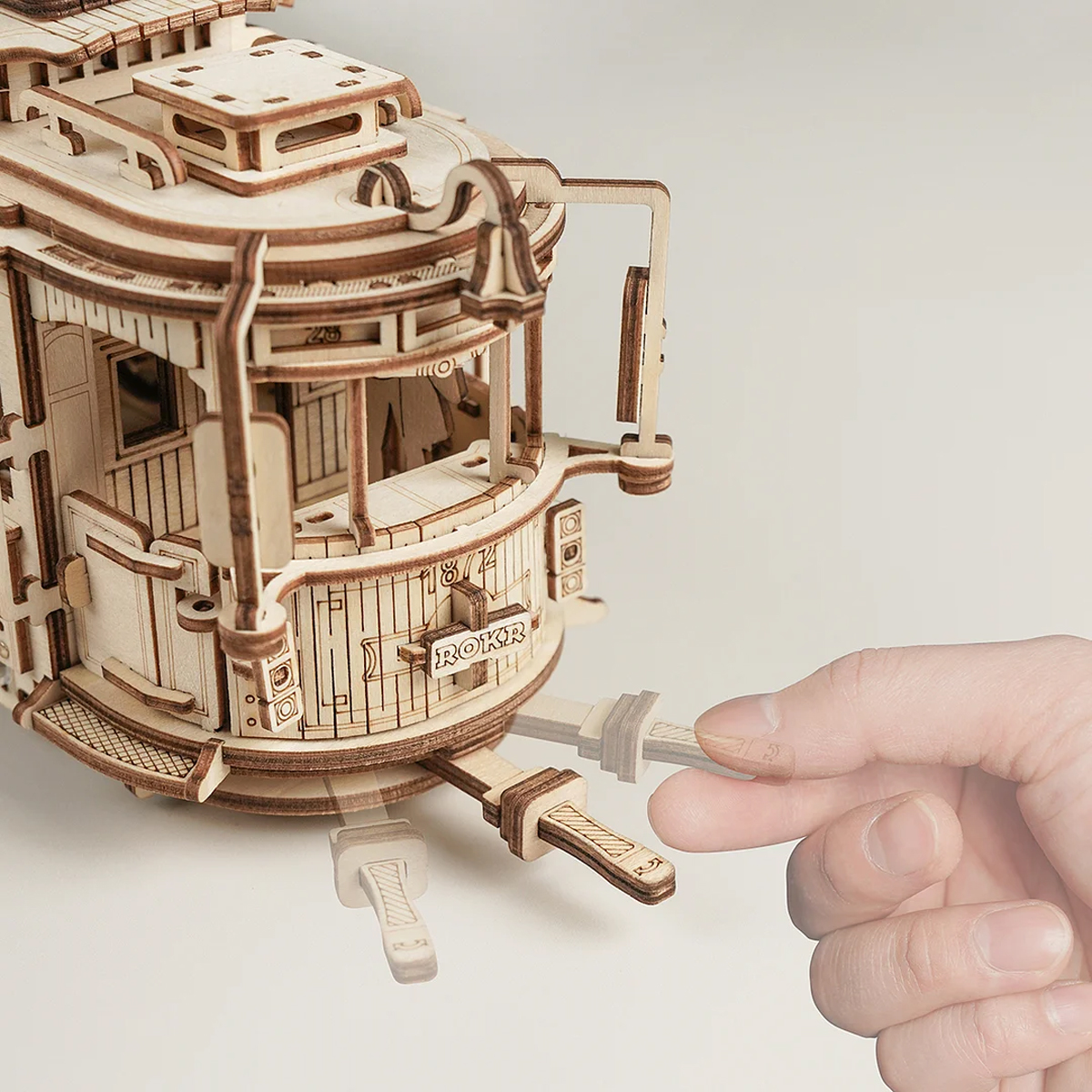 Rompecabezas 3d de Madera Diseño Tranvía Urbano Clásico.