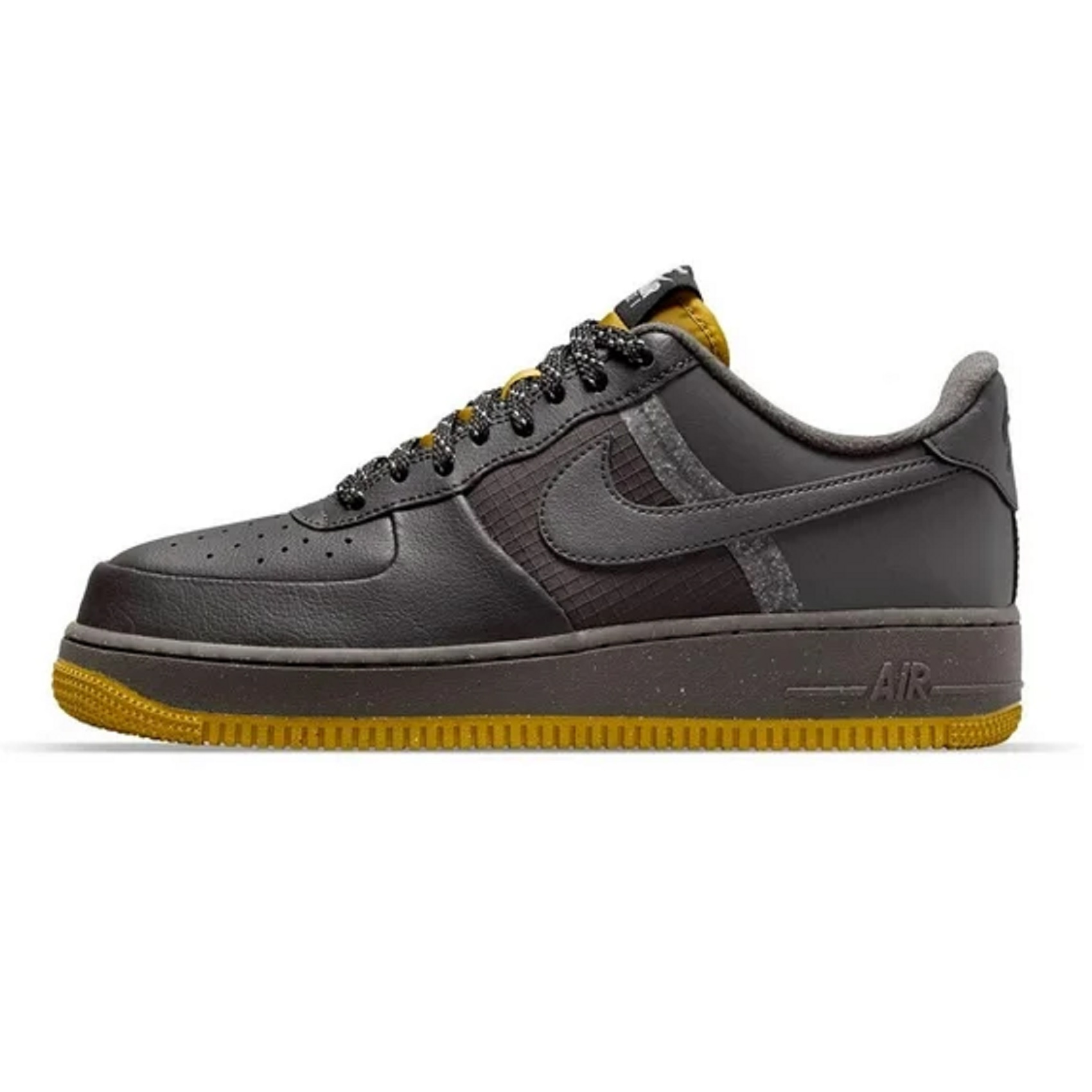 Tenis Nike Air Force 1 07 LV8 Negro Hombre Talla 26