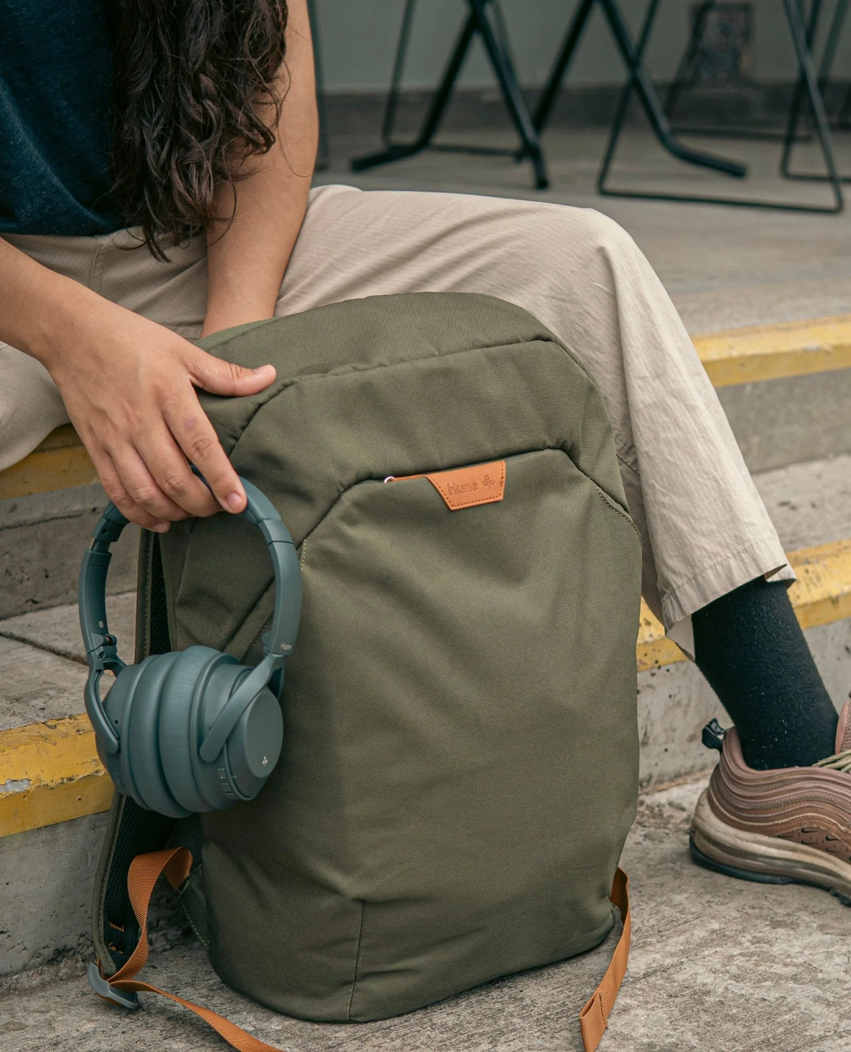Hune Mochila Para Laptop 15.6" Y Tablet 11" 16L Sustentable.