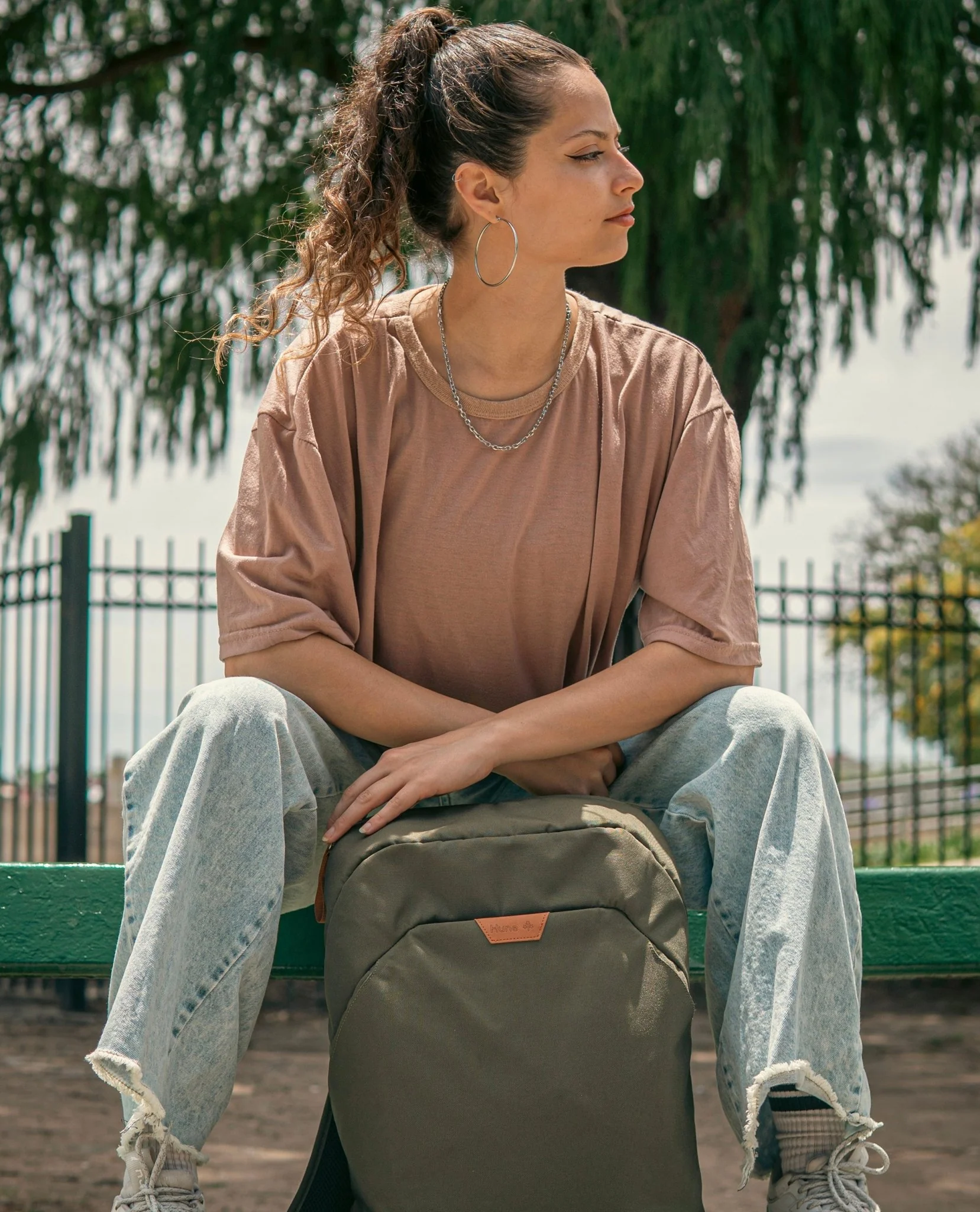 Hune Mochila Para Laptop 15.6" Y Tablet 11" 16L Sustentable.