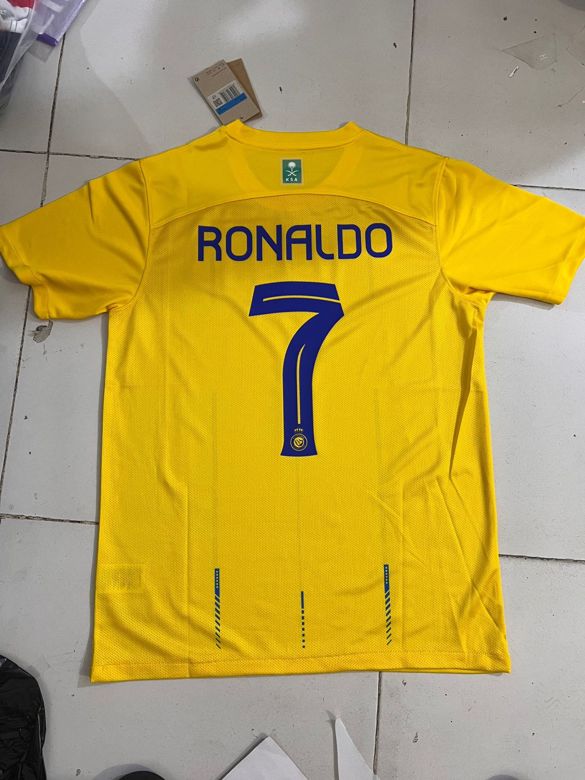 Jersey Al Nassr 2023/2024 Local Amarillo Cristiano Ronaldo CR7 Talla L.