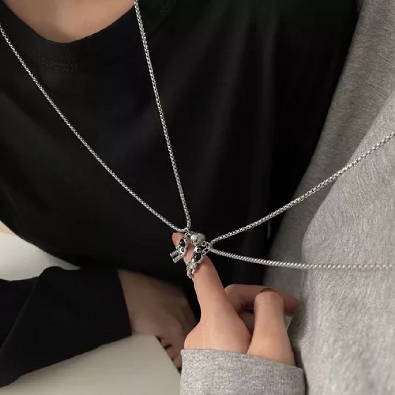 Collar Para Pareja Corazón Imán Pulserasamor Eterno Regalo Color Plateado